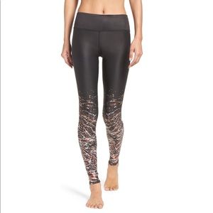 Alo Tech Lift Airbrush Leggings